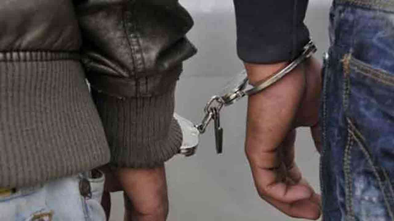 டுபாயில் கைதான 3 சந்தேகநபர்கள் நாட்டிற்கு