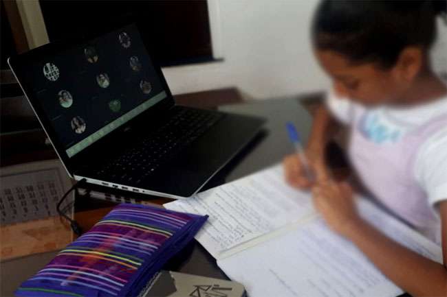 கல்வியை வெறும் அரசியல் பிரச்சினையாக மாற்றாதீர்கள்!