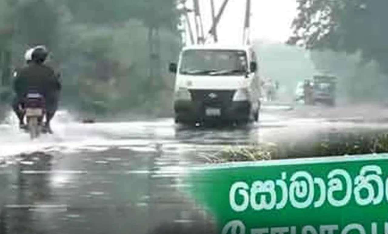 மகாவலி ஆறு பெருக்கெடுப்பு; சோமாவதிய வீதி நீரில் மூழ்கியது