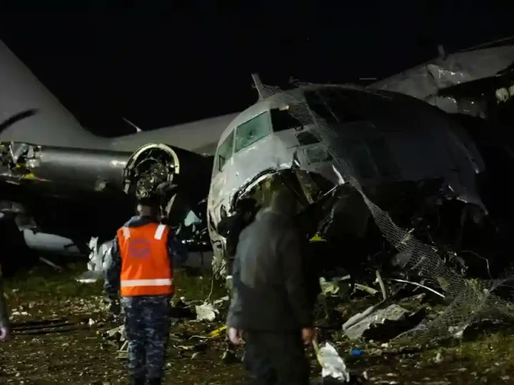 பொலிவியாவில் விமான விபத்து: 15 பேர் பலி