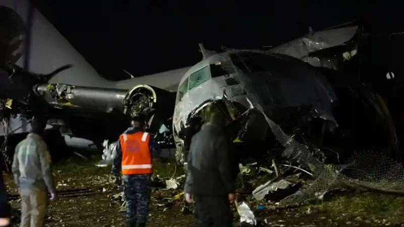 பொலிவியாவில் விமான விபத்து: 15 பேர் பலி