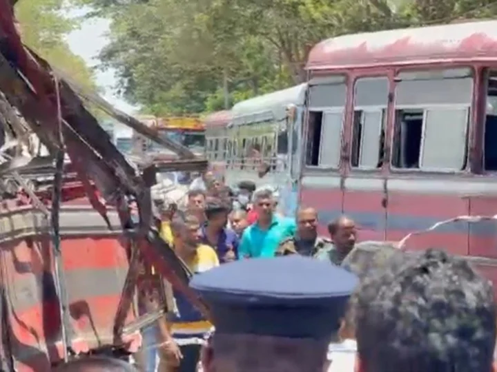 இரண்டு அரச பேருந்துகள் மோதி கோர விபத்து: நால்வர் பலி!