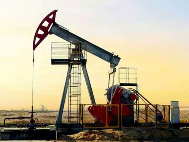 உலக சந்தையில் மசகு எண்ணெய் விலை சடுதியாக வீழ்ச்சி