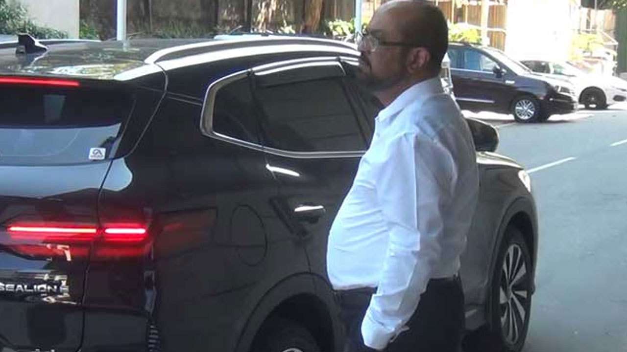 வலுசக்தி அமைச்சர் மேல்நீதிமன்றுக்கு வருகை