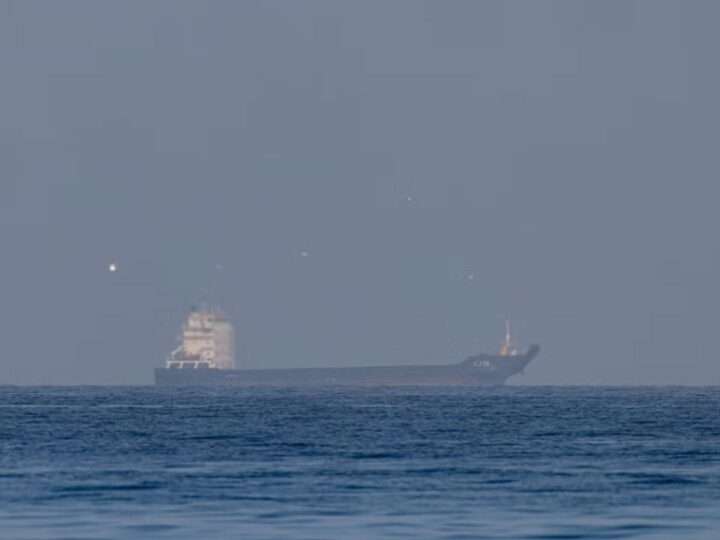 ஹோர்முஸ் நீரிணை ஊடாகப் பயணித்தால் கடும் நடவடிக்கை!