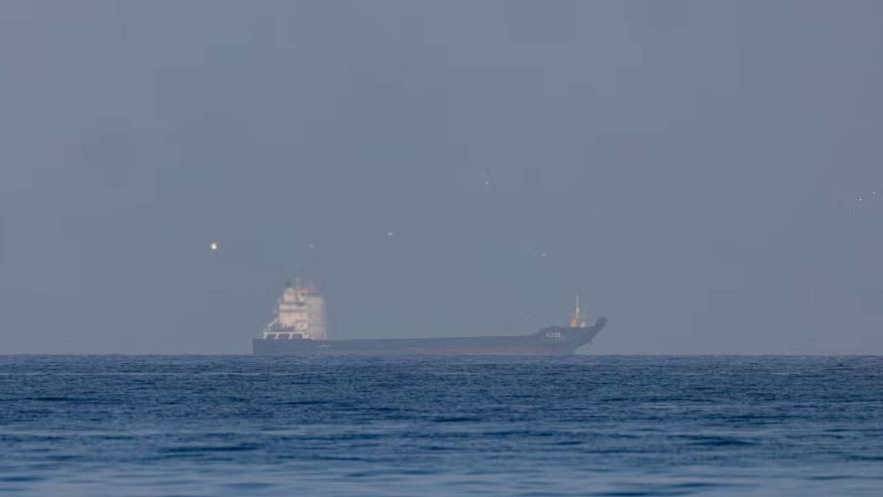 ஹோர்முஸ் நீரிணை ஊடாகப் பயணித்தால் கடும் நடவடிக்கை!