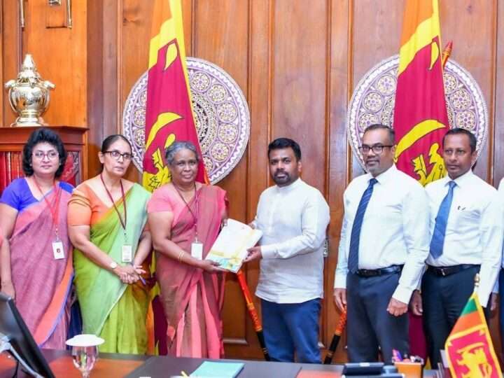 குடிசன வீட்டு வசதிகள் தொகை மதிப்பு 2024 இறுதி அறிக்கை ஜனாதிபதியிடம் கையளிப்பு