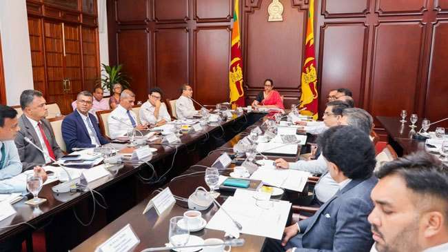 வீடுகளை நிர்மாணிக்கும் திட்டத்தை துரிதப்படுத்த பணிப்பு