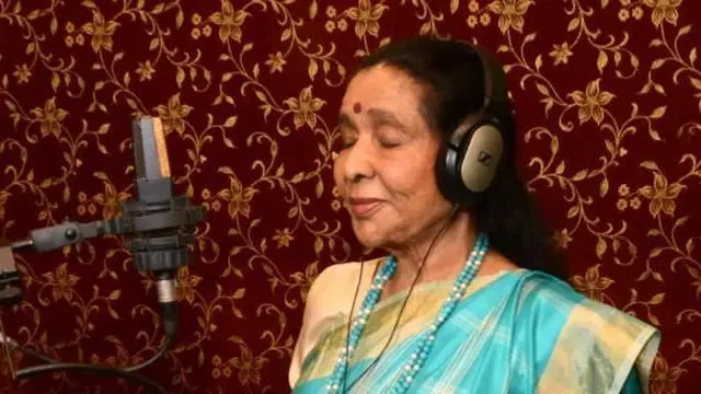 இந்திய பின்னணி பாடகி ஆஷா போஸ்லே காலமானார்