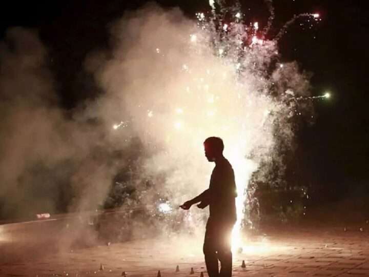 பட்டாசு சத்தத்திற்கு எதிர்ப்புத் தெரிவித்த பெண் மீது தாக்குதல்