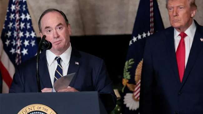 அமெரிக்க கடற்படை செயலாளர் ஜோன் பெலன் பதவி விலகல்