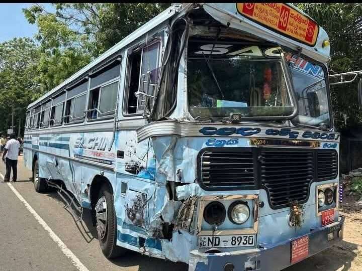 மட்டக்களப்பில் கோர விபத்து: தனியார் பஸ் லாரி நேருக்கு நேர் மோதி பலர் காயம்