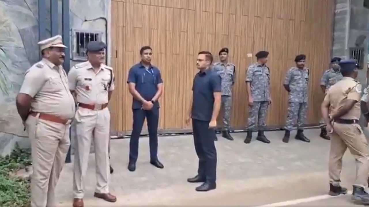 தவெக தலைவர் விஜய் வீட்டிற்கு பாதுகாப்பு அதிகரிப்பு