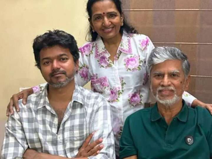 மக்கள் விஜய்யை தலைவராக பார்க்காமல் தங்களில் ஒருவராக பார்த்தனர்