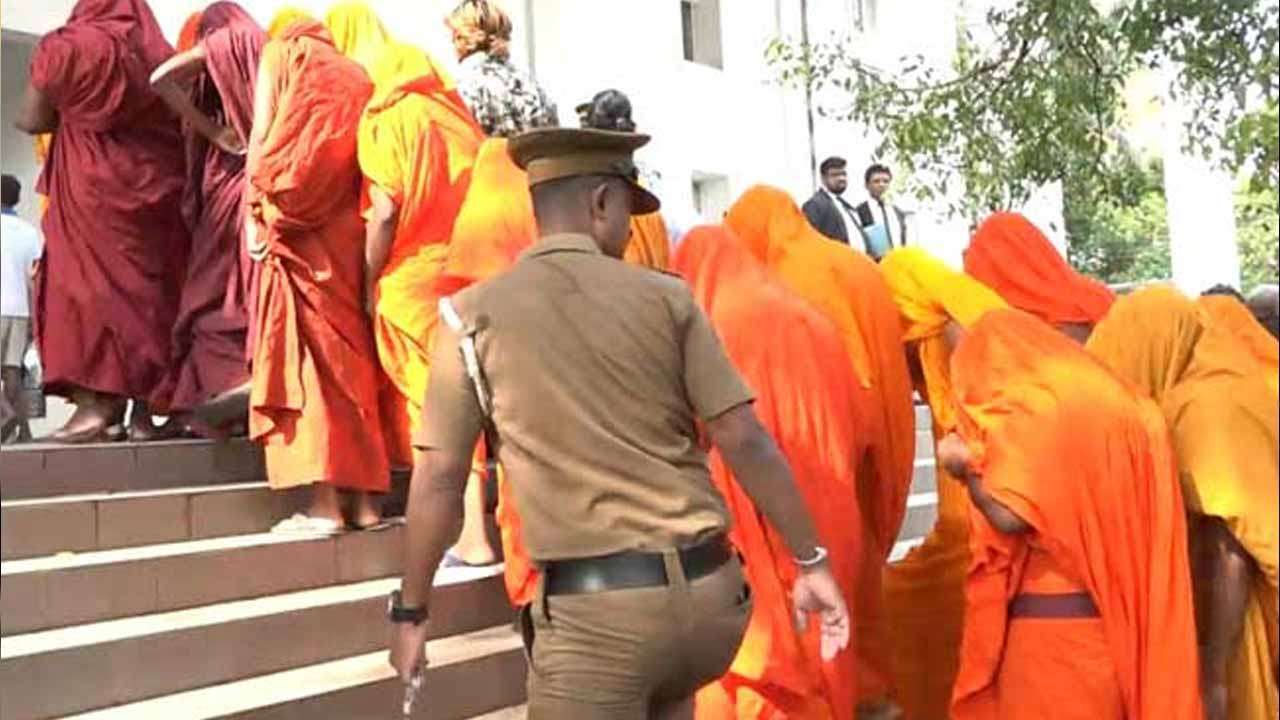 போதைப்பொருளுடன் சிக்கிய 23 பிக்குகளும் மீளவும் விளக்கமறியலில்