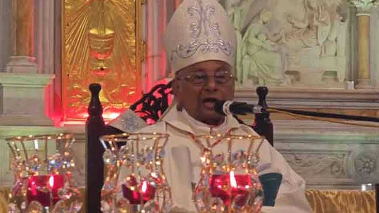 அரசியல்வாதிகளின் செயல்பாடுகளால் விரக்தி அடைந்துள்ள பேராயர்