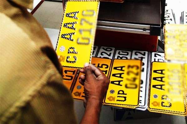 வாகன தகடுகள் குறித்து பொலிஸார் எச்சரிக்கை!