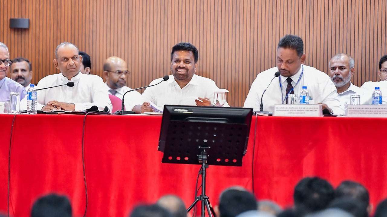 கிழக்கில் காணிகளைப் பாதுகாக்க விசேட குழு!