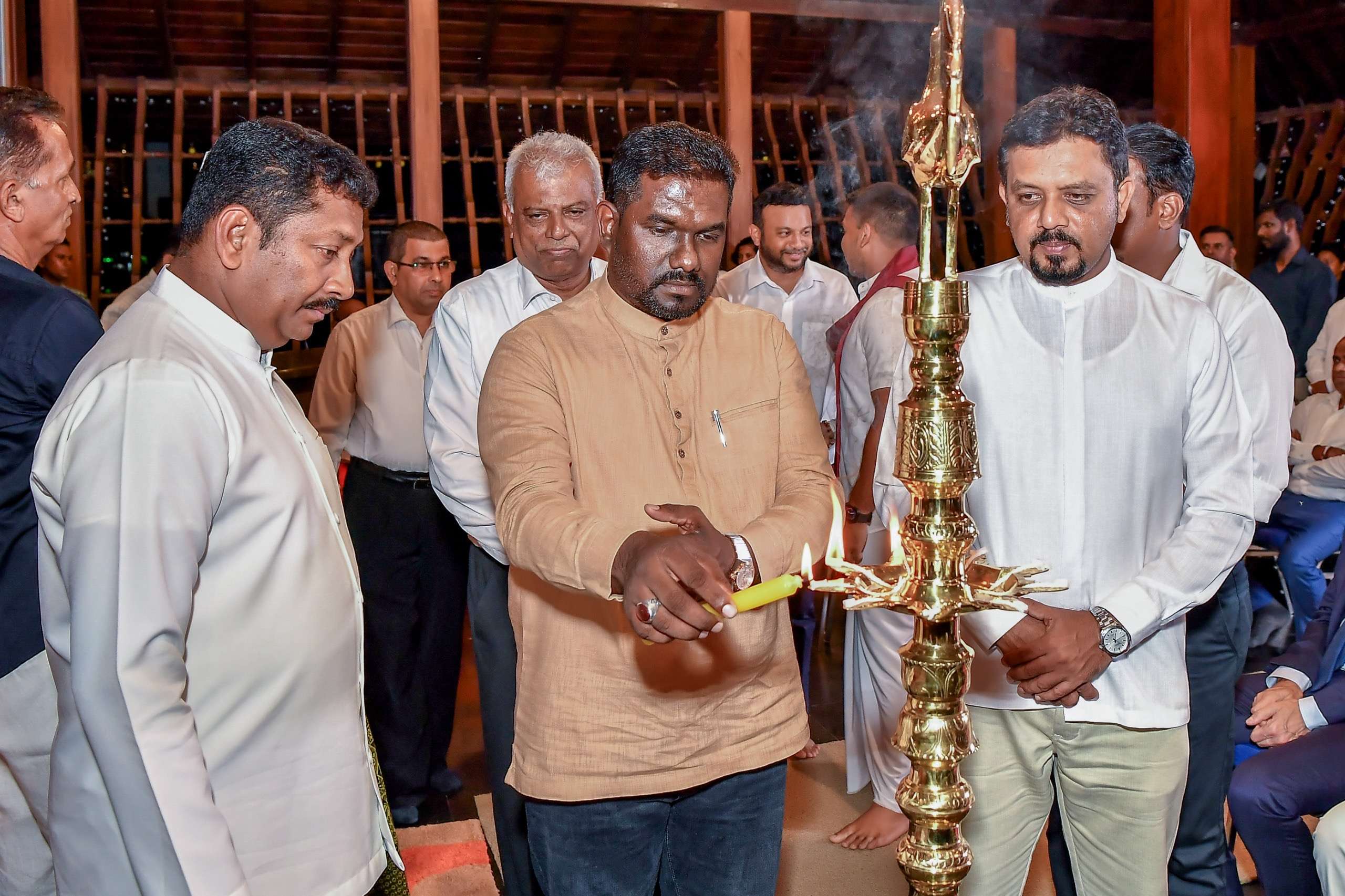 கொழும்பு கங்காராம விகாரையில் புத்த ரஷ்மி தேசிய வெசாக் வலையம்