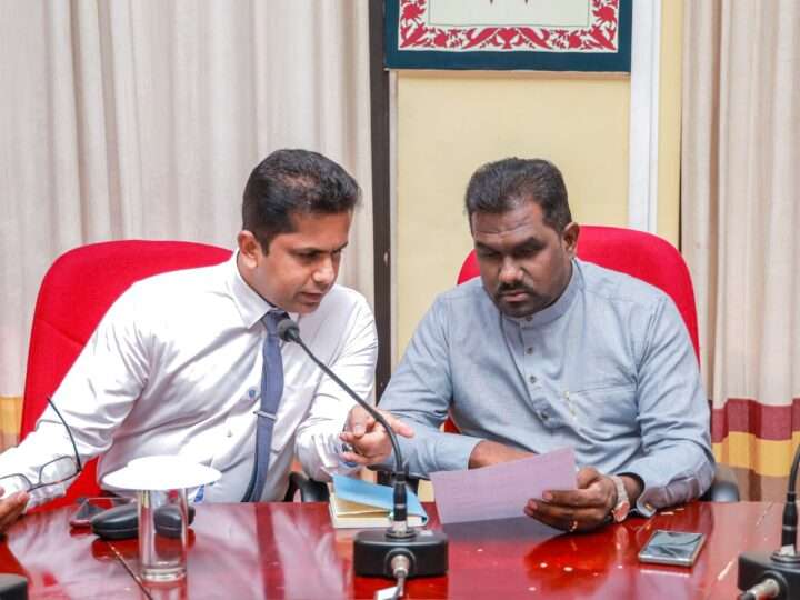 பிரதி அமைச்சர்    கேகாலை மாவட்ட பாடசாலைகளின் அதிபர்களுடன் கலந்துரையாடல்