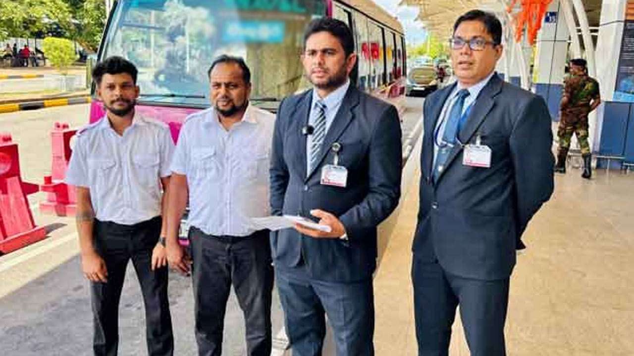 கட்டுநாயக்க – மாகும்புர சொகுசு பேருந்து சேவை மீண்டும்