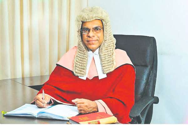 வெற்றிகரமான தொழில்முறை வல்லுநராக மாறுவது என்பது பணம் சம்பாதிப்பது மட்டுமல்ல