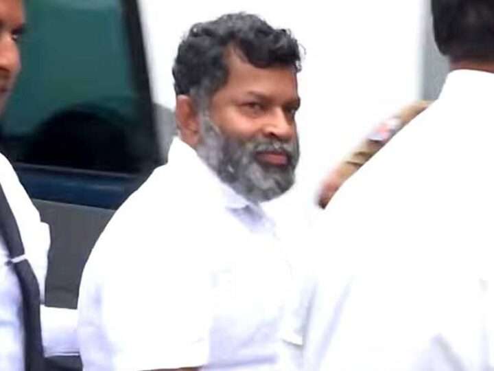 கொலை வழக்குகள் தொடர்பில் பிள்ளையான் மட்டக்களப்பு நீதவான் நீதிமன்றுக்கு