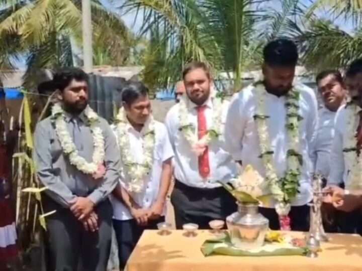 சொந்தமான இடம் அழகான வாழ்க்கை திட்டத்தின் கீழ் வீடுகள்