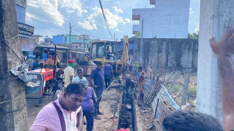 கல்முனை மாநகர பொதுச் சந்தையில் விஷேட சுத்திகரிப்பு வேலைத் திட்டம்