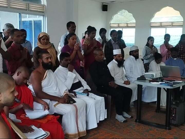 நல்லிணக்கம் மற்றும் சமூக நீதிக்காக அனைத்து மதத் தலைவர்களும் தலவகெல மசூதிக்கு வருகை!
