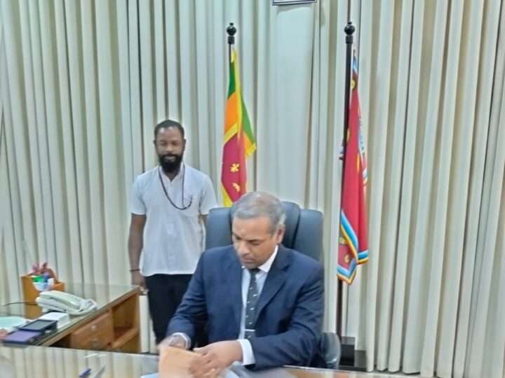 கிழக்கு மாகாணத்திற்கு புதிதாக நியமிக்கப்பட்ட பிரதம செயலாளர் கடமையேற்பு
