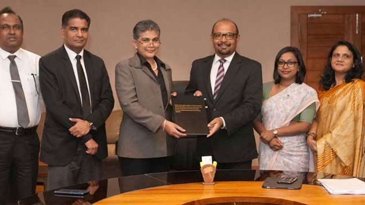 ஜனாதிபதியின் பொது மன்னிப்பு – அறிக்கை கையளிப்பு