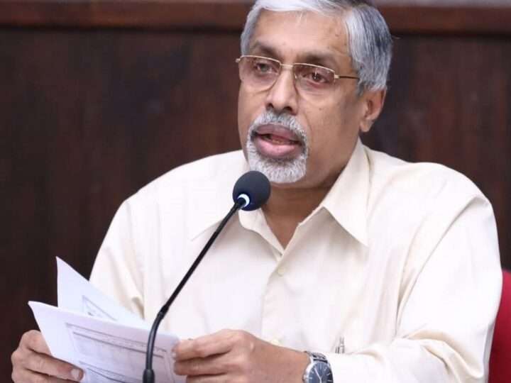 மத்திய மாகாண ஆளுநர் சரத் அபேகோன் பதவி விலகல்!