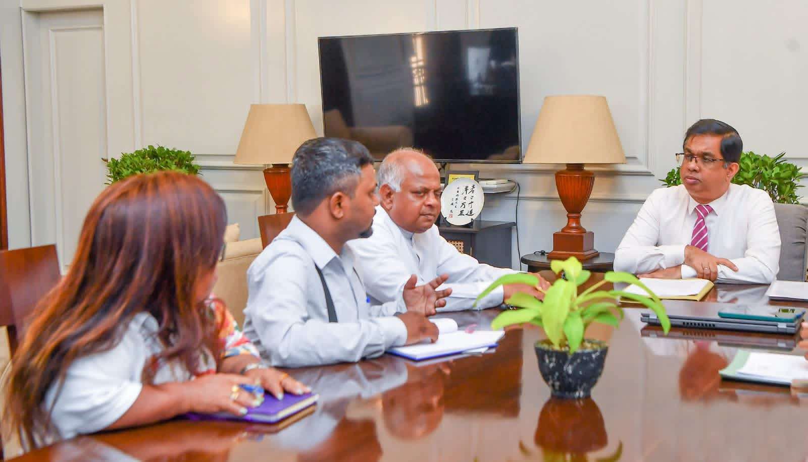 ஜனாதிபதியின் செயலாளருக்கும் மாற்றுத்திறனாளிகள் சமூகத்திற்கும் இடையில் சந்திப்பு
