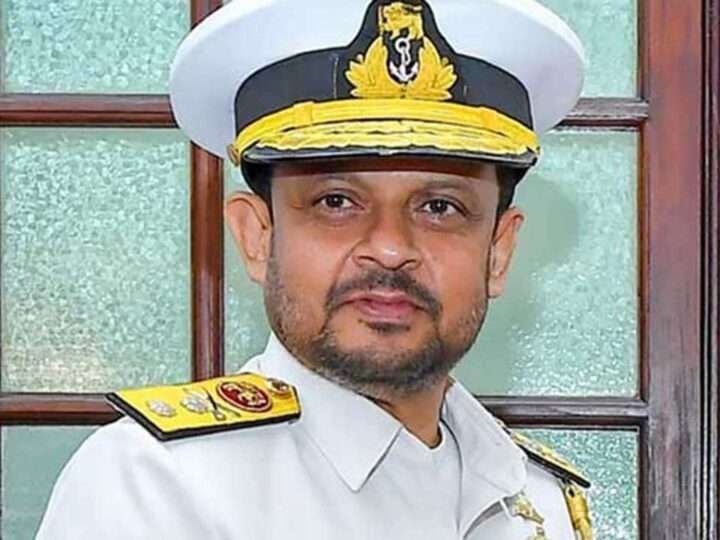 புதிய கடற்படை தளபதி கடமைகளை பொறுப்பேற்றார்