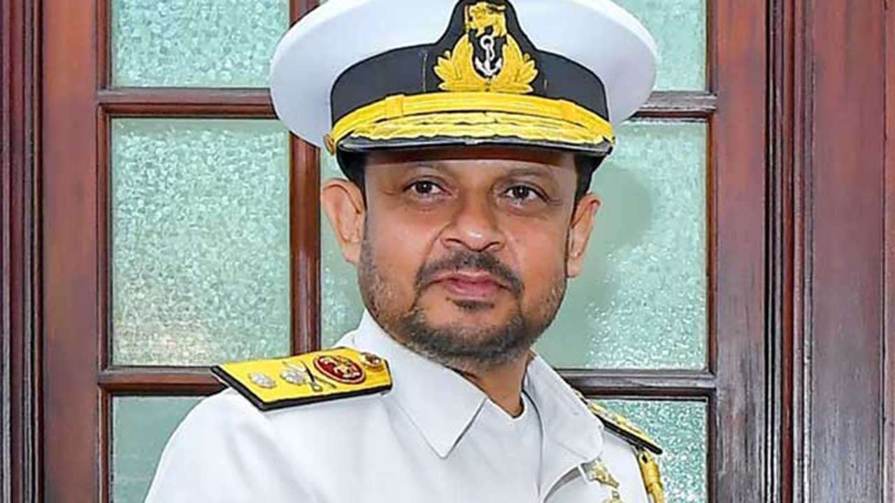புதிய கடற்படை தளபதி கடமைகளை பொறுப்பேற்றார்