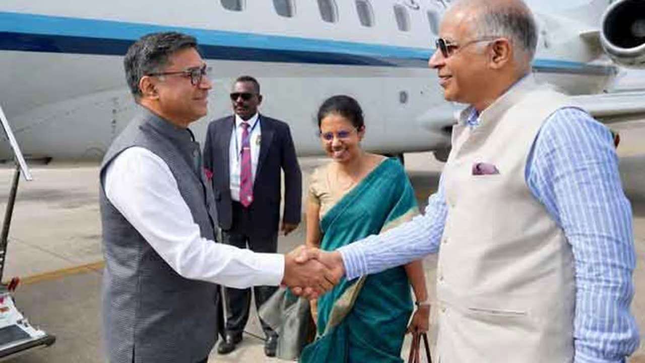 இந்திய வெளியுறவுச் செயலாளர் இலங்கை வருகை