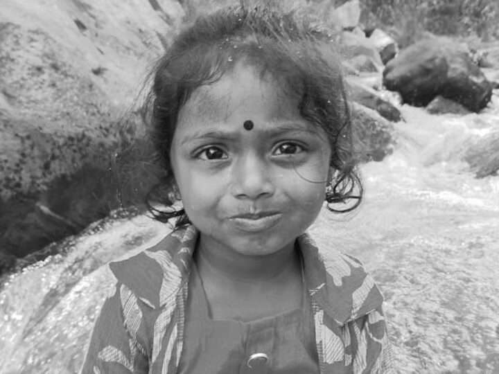தண்ணீர் என நினைத்து இரசாயனத்தைக் குடித்த சிறுமி உயிரிழப்பு!
