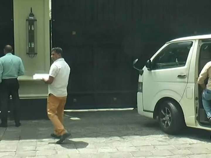 ரவி கருணாநாயக்கவின் வீட்டிற்கு சென்ற இலஞ்ச ஊழல் விசாரணை ஆணைக்குழு