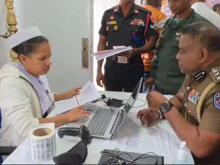 160ஆவது பொலிஸ் தினம்: ஹட்டனில் பொலிஸாரும் பொதுமக்களும் இணைந்து நடத்திய விசேட இரத்ததான முகாம்!