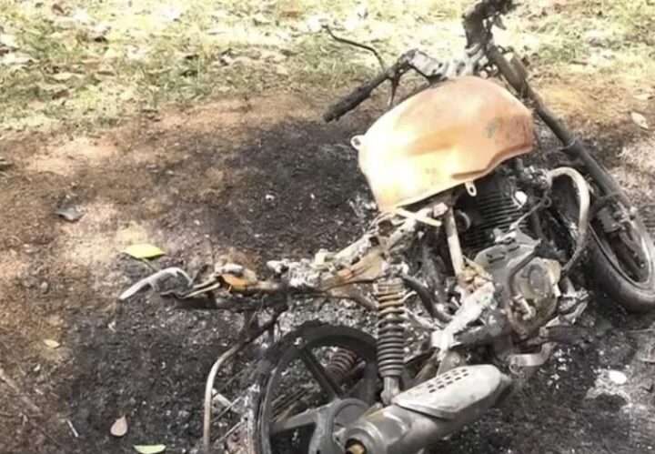பயாகல துப்பாக்கிச்சூடு – தடயங்களை அழிக்க பைக்கிற்குத் தீ!