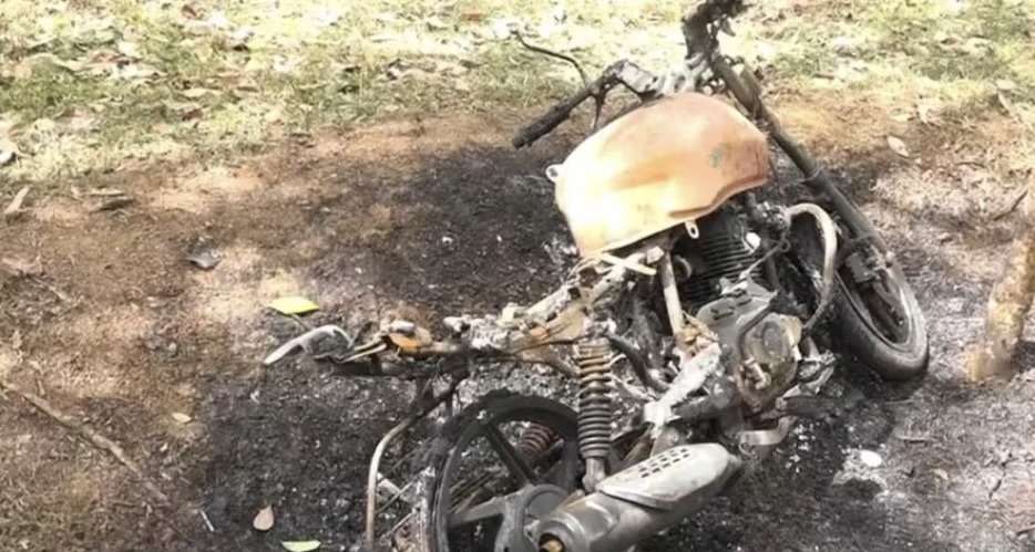 பயாகல துப்பாக்கிச்சூடு – தடயங்களை அழிக்க பைக்கிற்குத் தீ!