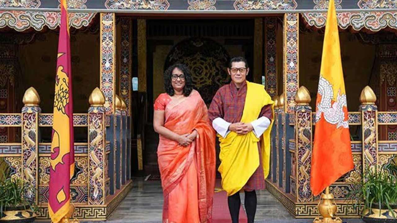 பிரதமர் ஹரிணி பூட்டானின் வாங்சுக் அரசரைச் சந்தித்தார்