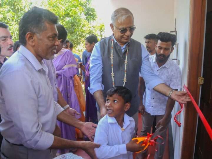 இந்திய உதவியுடன் பொலன்னறுவையில்24 புதிய வீடுகள் மக்களிடம் கையளிப்பு!