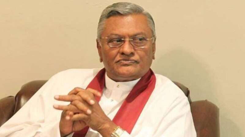 சமல் ராஜபக்ஷ இலஞ்ச ஊழல் விசாரணை ஆணைக்குழுவில் ஆஜர்!