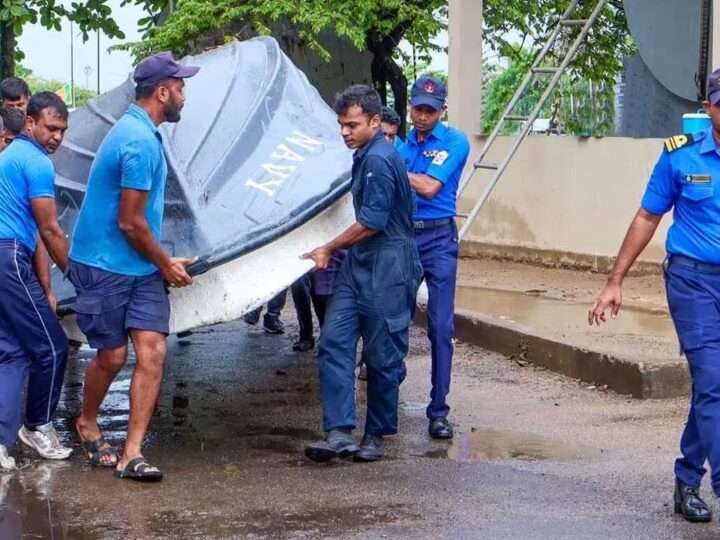 அனர்த்த நிவாரணப் பணிகளுக்காக கடற்படை தயார் நிலையில்!