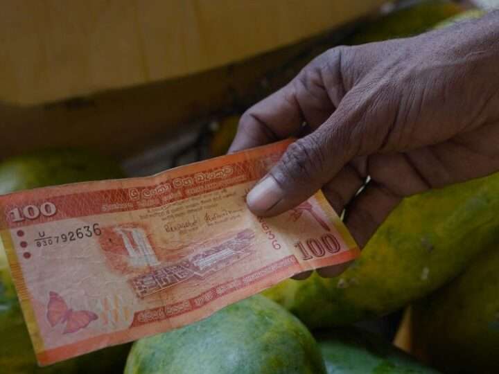100 ரூபாய் இலஞ்சம் பெற்ற நேரக் கண்காணிப்பு அதிகாரி கைது!