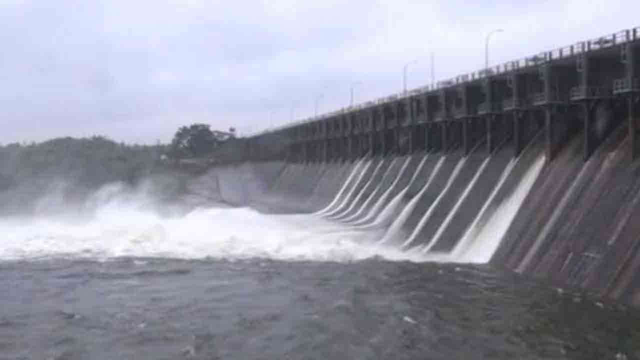 ராஜாங்கனை நீர்த்தேக்கத்தின் 8 வான் கதவுகள் திறப்பு