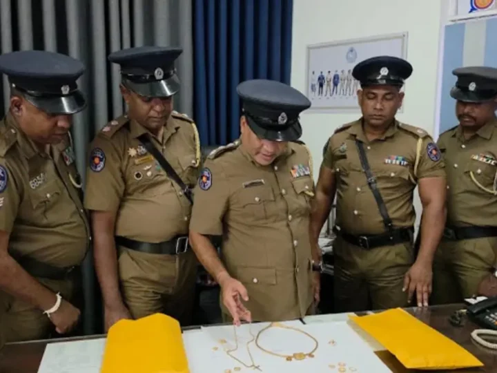 யாழ்ப்பாணத்தில் வீடு உடைத்து 18 பவுன் நகை கொள்ளை!