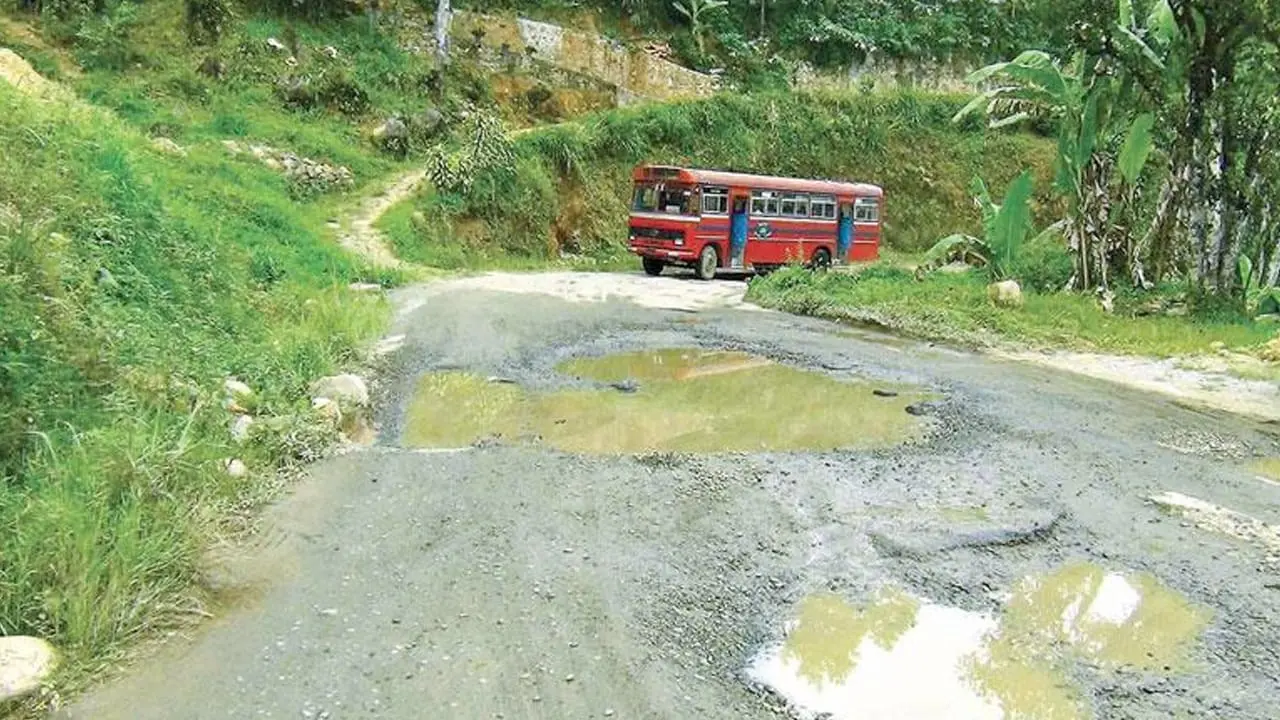 நோர்வூட் – பொகவந்தலாவ – கெம்பியன் வீதியை மேம்படுத்த நடவடிக்கை: அமைச்சரவை ஒப்புதல்!